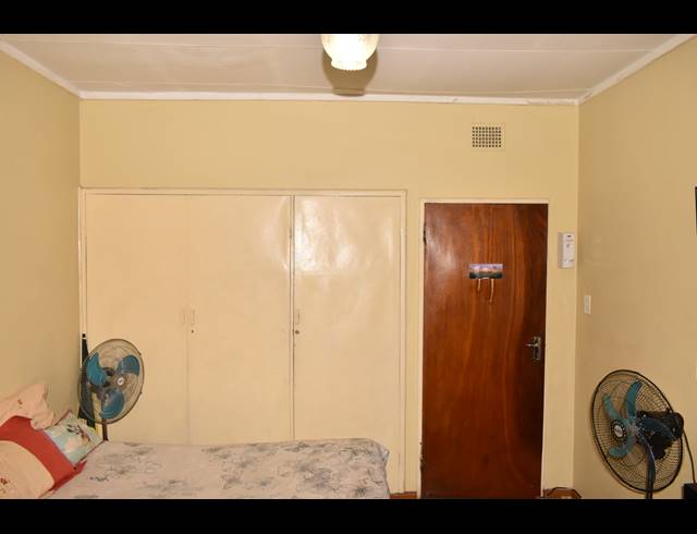 4 BEDROOM APARTMENT FOR SALE IN SUNNYSIDE